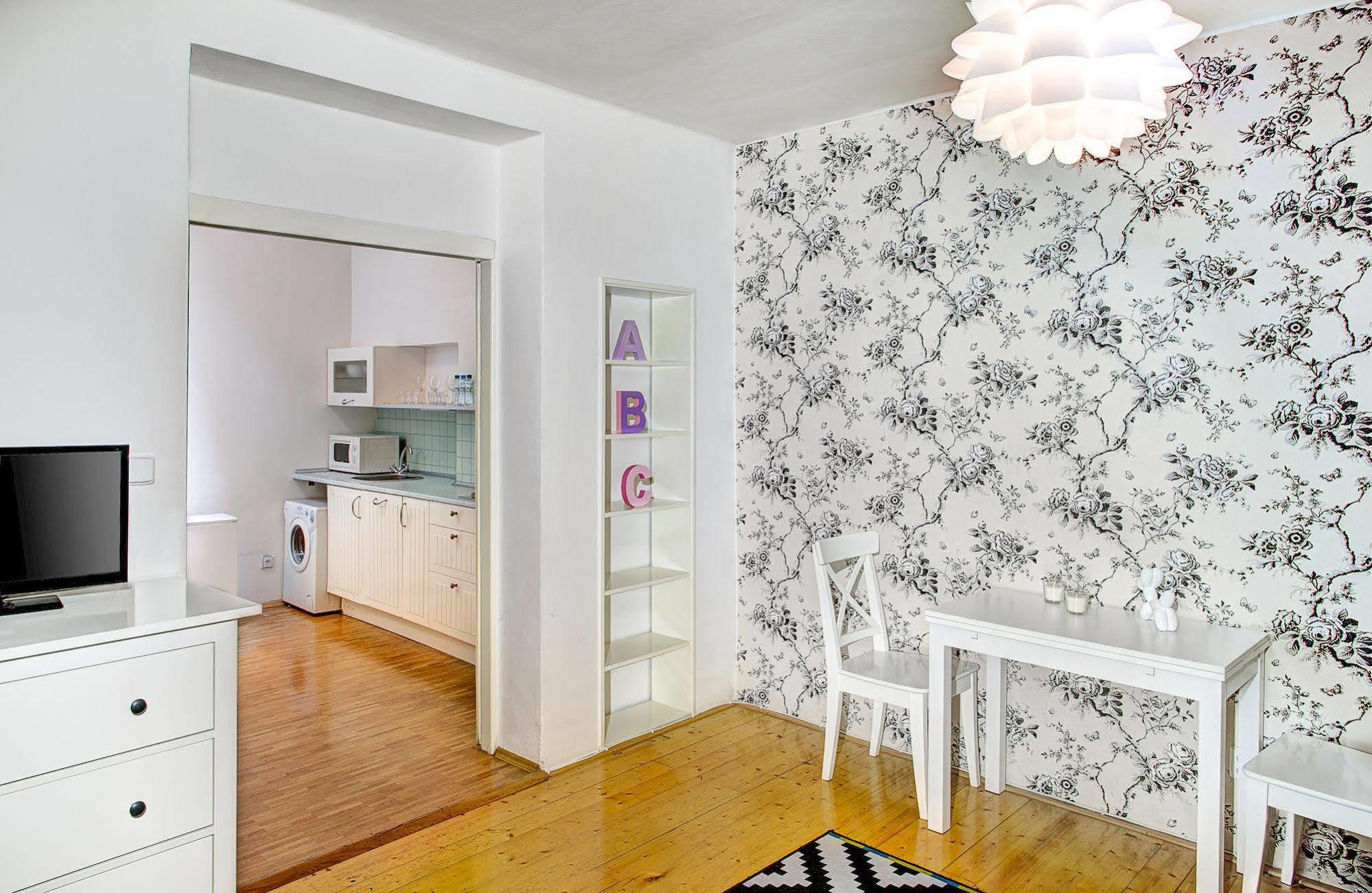 Abc Suites Praha Bagian luar foto